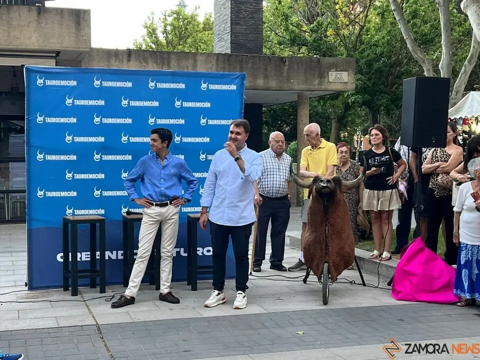 Marco Pérez se encuentra con los aficionados zamoranos _19