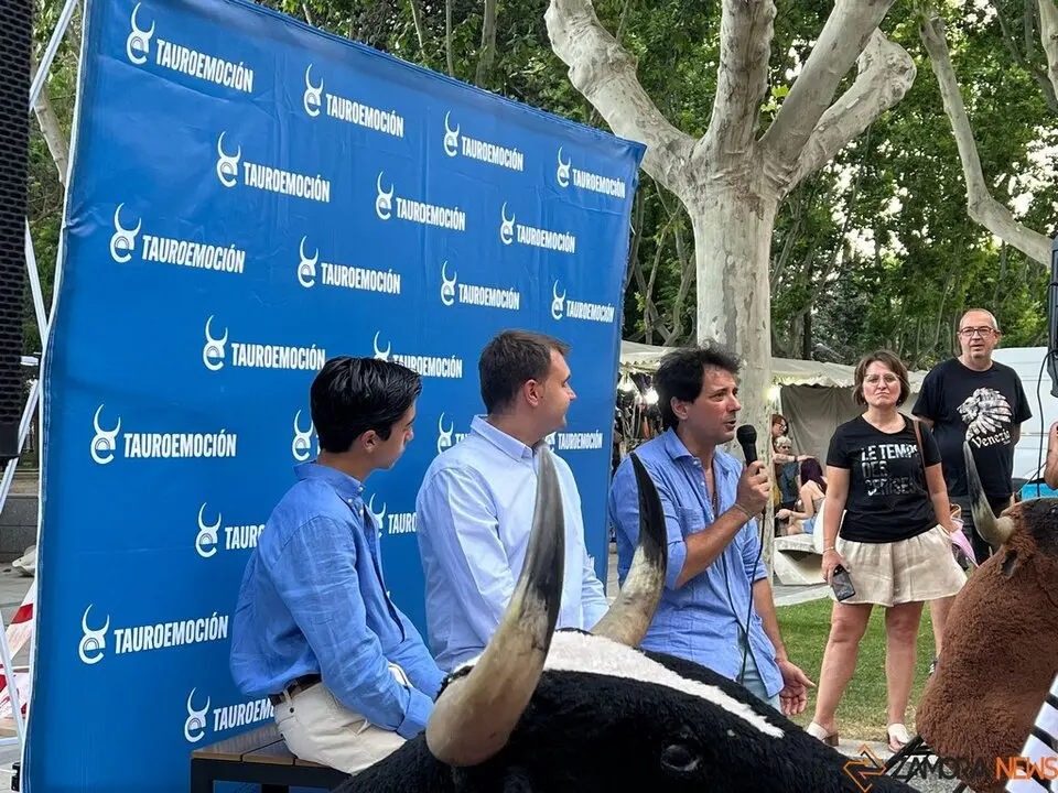 Marco Pérez se encuentra con los aficionados zamoranos _20