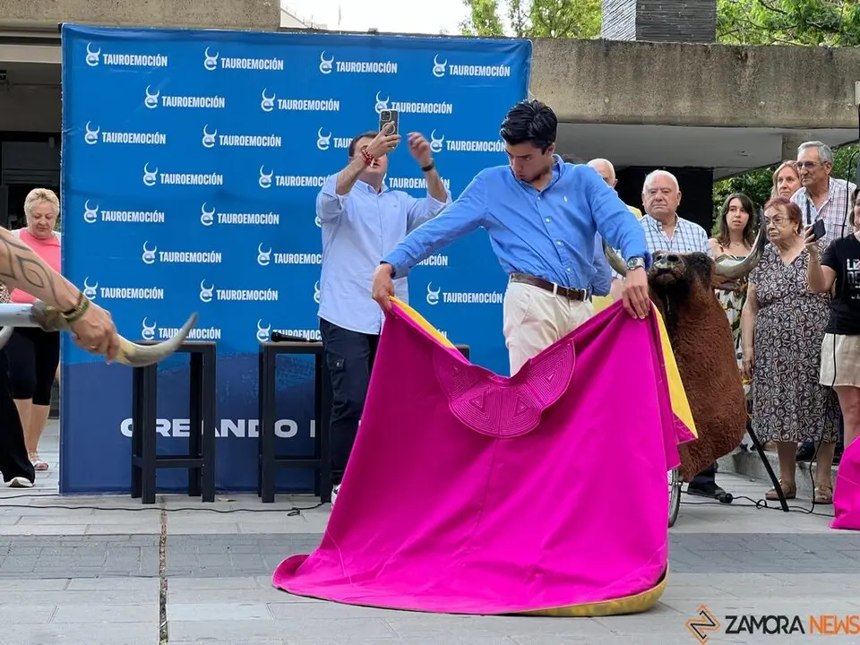 Marco Pérez se encuentra con los aficionados zamoranos _34