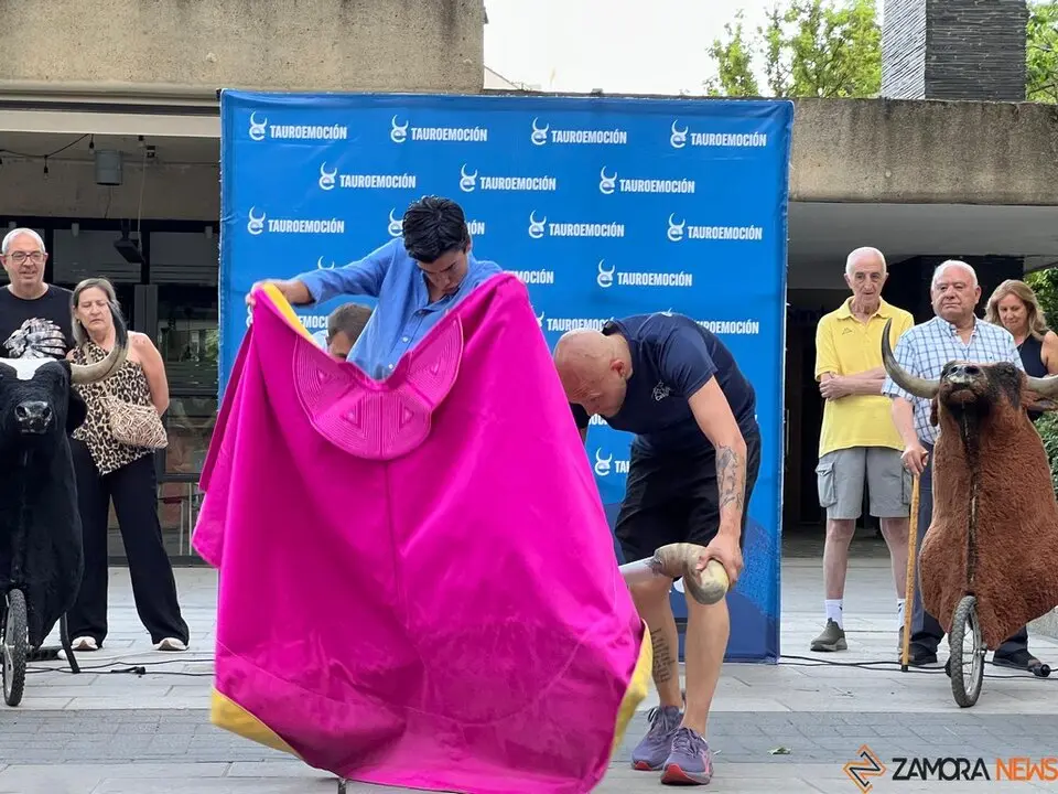 Marco Pérez se encuentra con los aficionados zamoranos _37