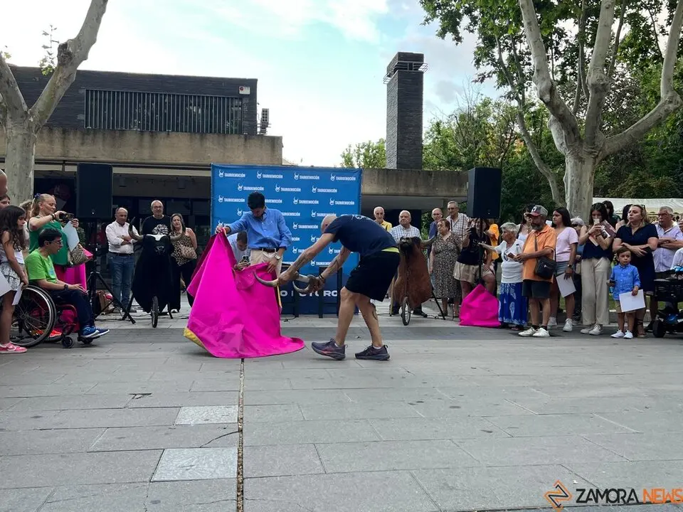 Marco Pérez se encuentra con los aficionados zamoranos _40