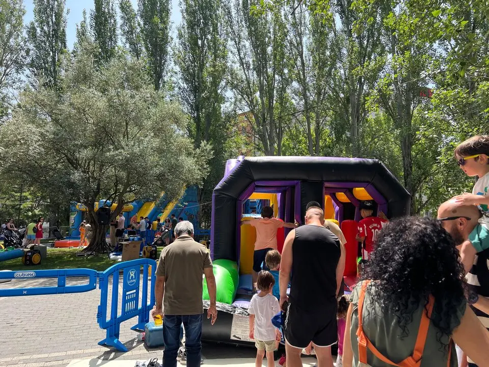 Parque infantil en La Marina - San Pedro