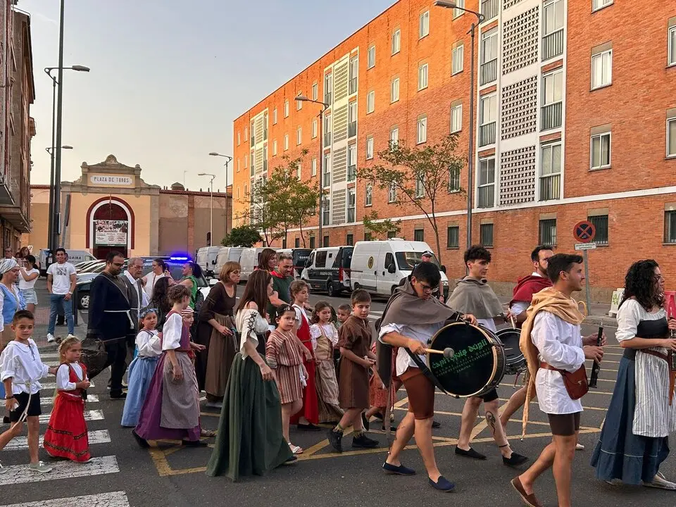 Desfile de Gigantes y Cabezudos capitonis Durii_14
