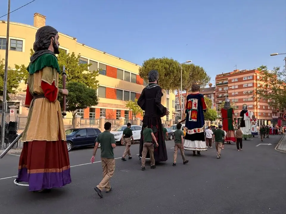 Desfile de Gigantes y Cabezudos capitonis Durii_23