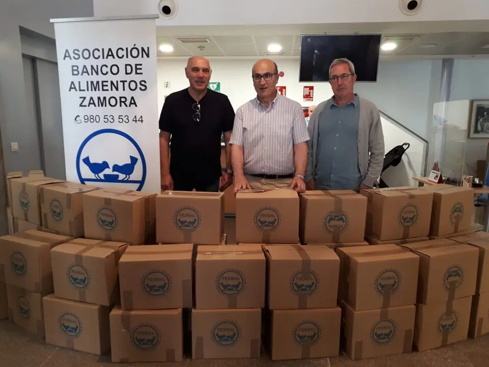 Entrega al Banco de Alimentos en la Biblioteca 1