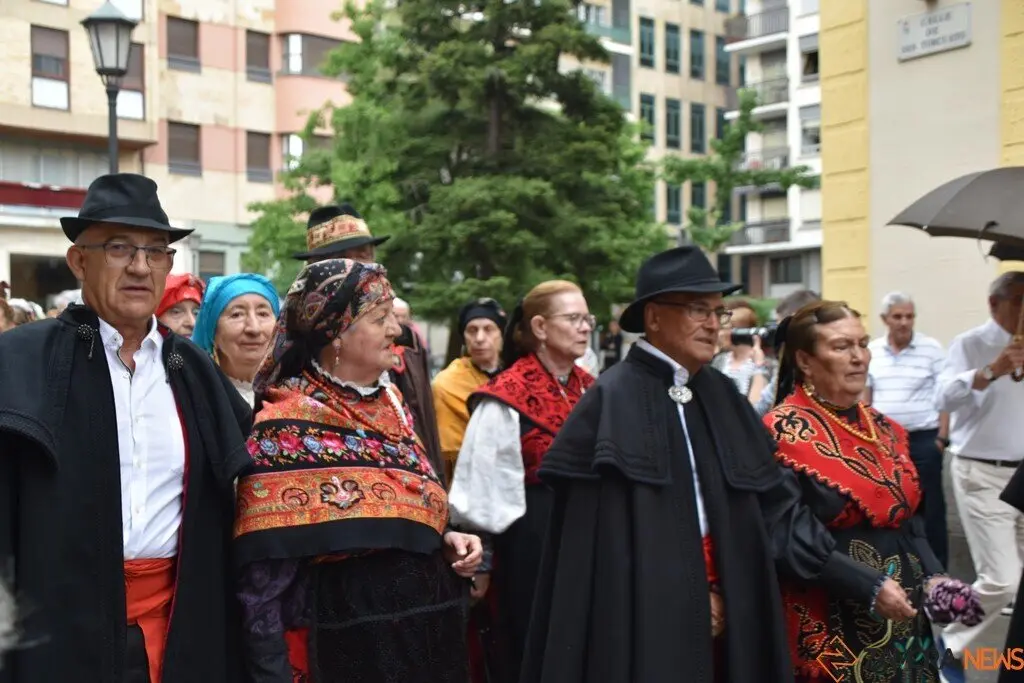 desfile indumentaria tradicional