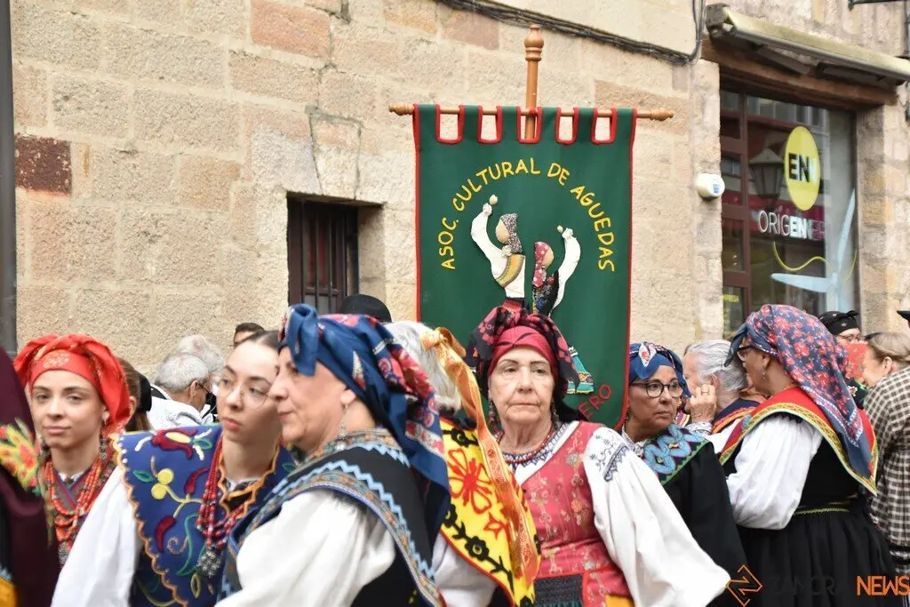 desfile indumentaria tradicional_15