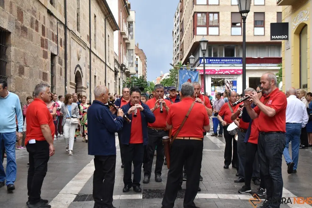 desfile indumentaria tradicional_16