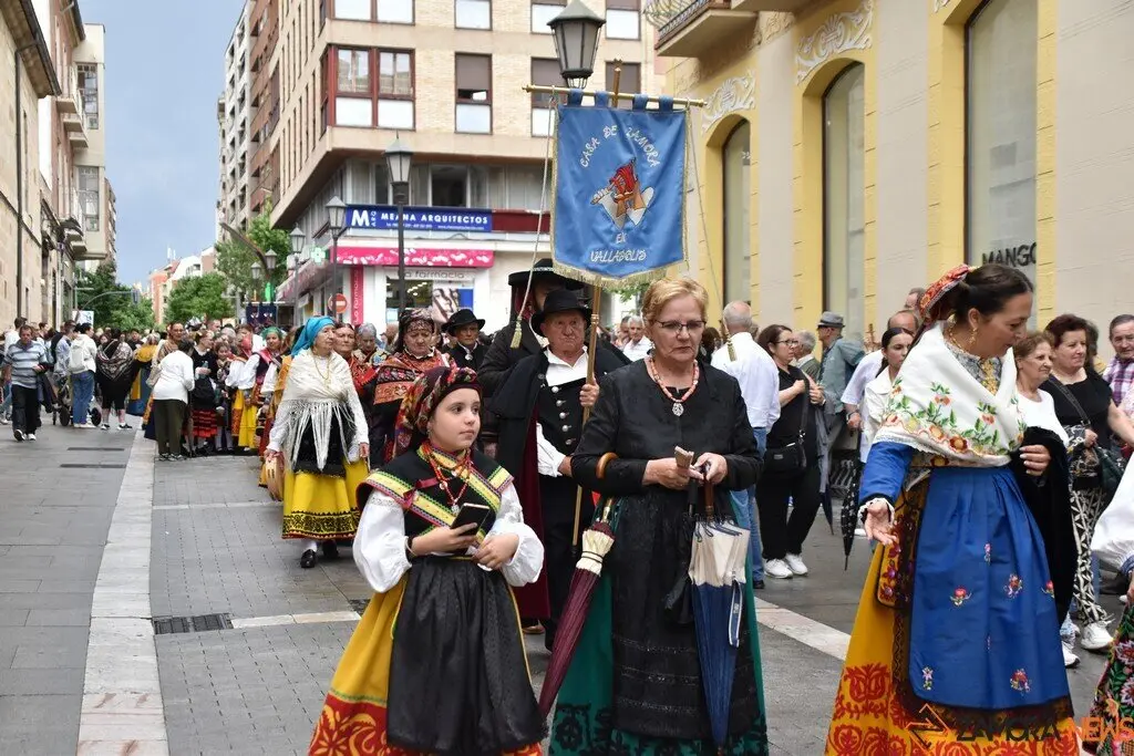 desfile indumentaria tradicional_17