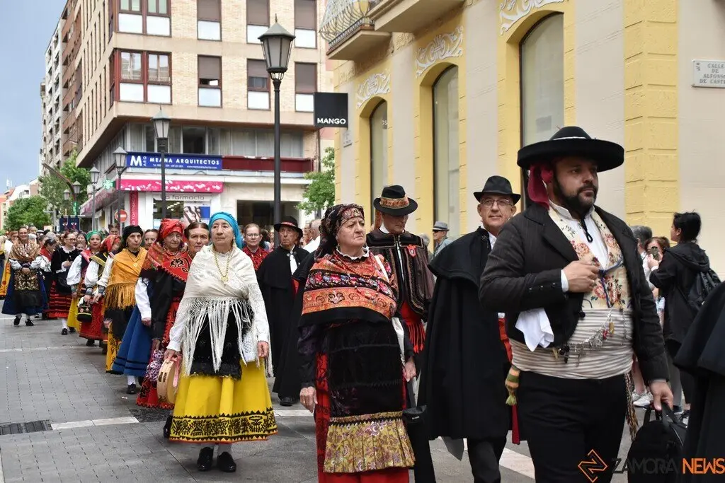 desfile indumentaria tradicional_18