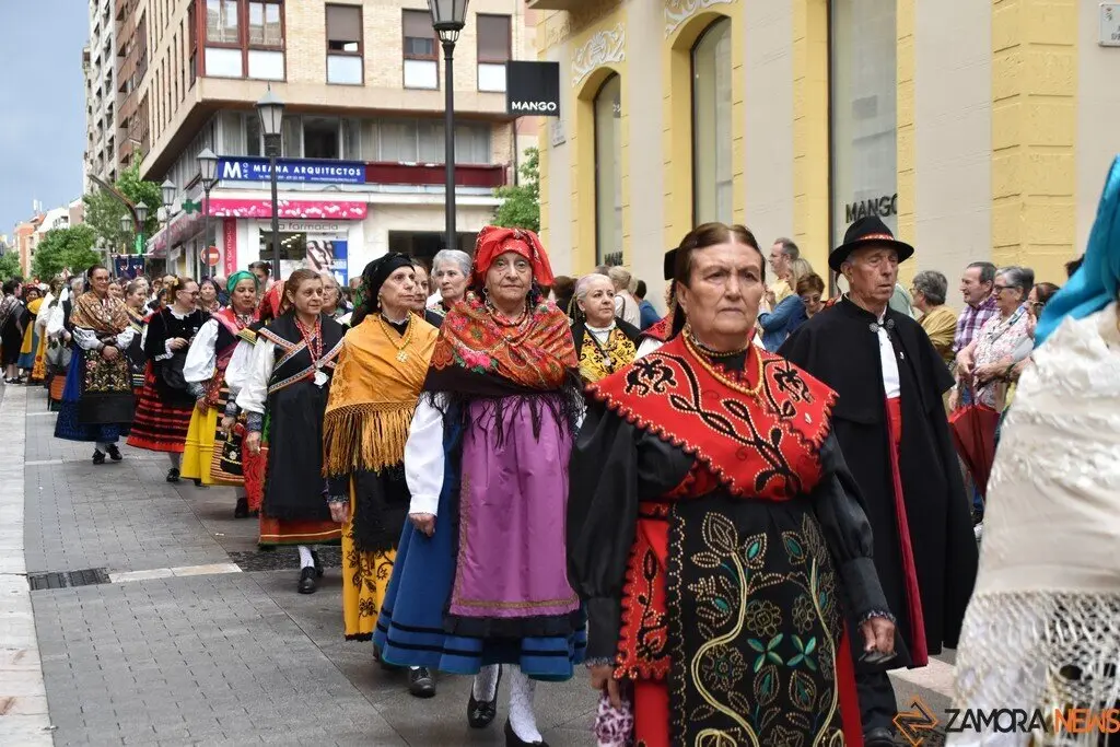 desfile indumentaria tradicional_19
