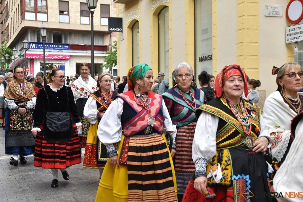 desfile indumentaria tradicional_21