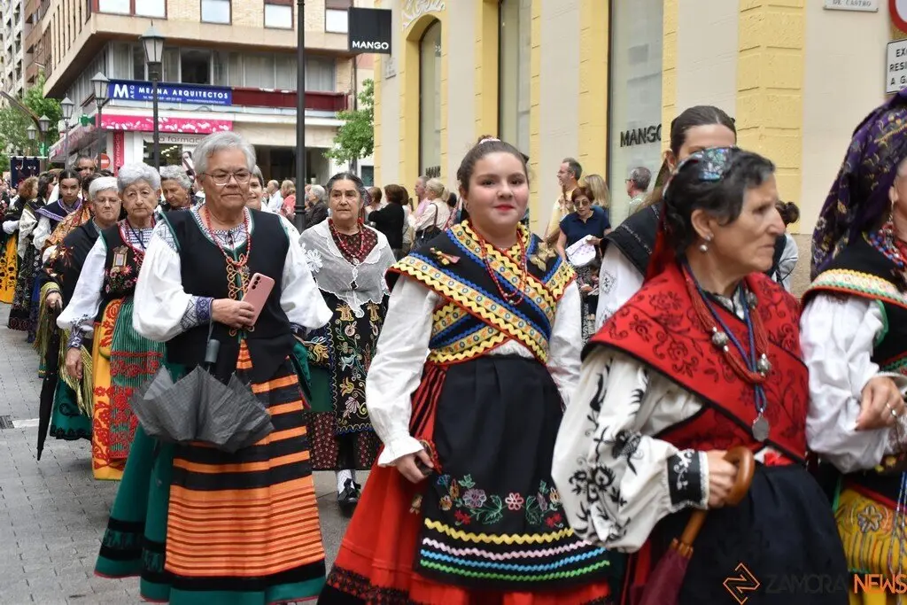 desfile indumentaria tradicional_24