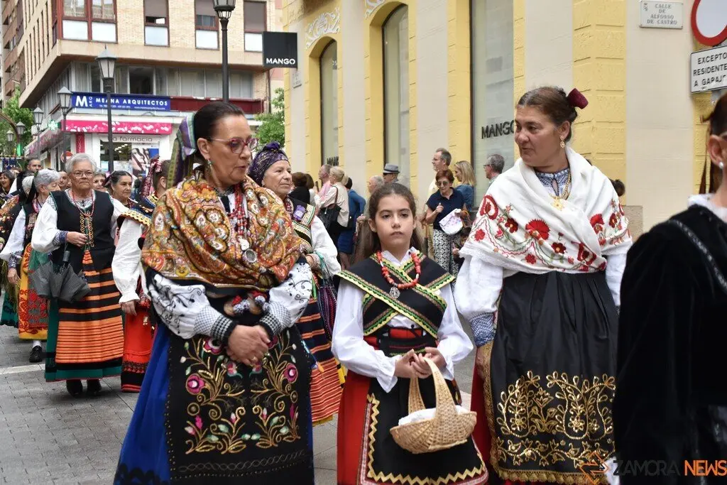 desfile indumentaria tradicional_23