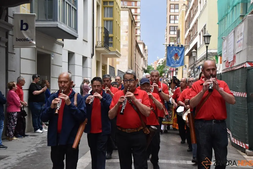 desfile indumentaria tradicional_25
