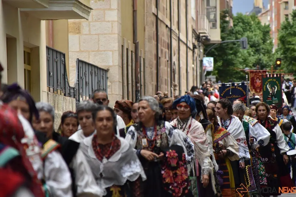 desfile indumentaria tradicional_27