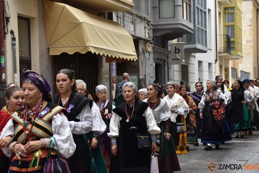 desfile indumentaria tradicional_30