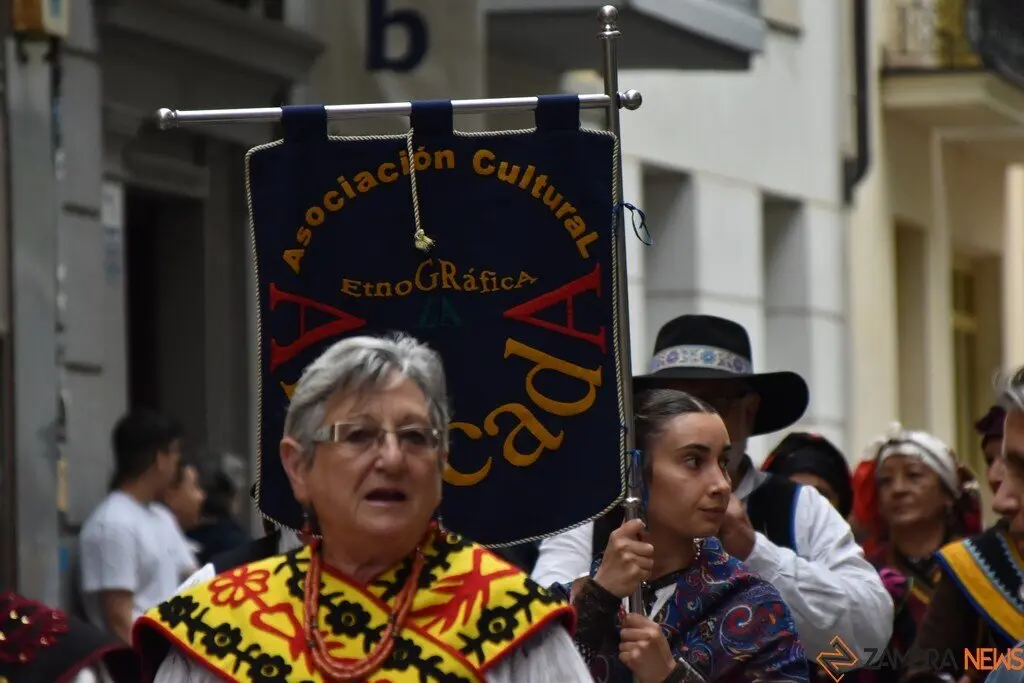 desfile indumentaria tradicional_35