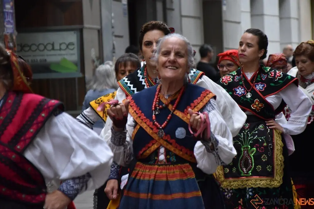 desfile indumentaria tradicional_45
