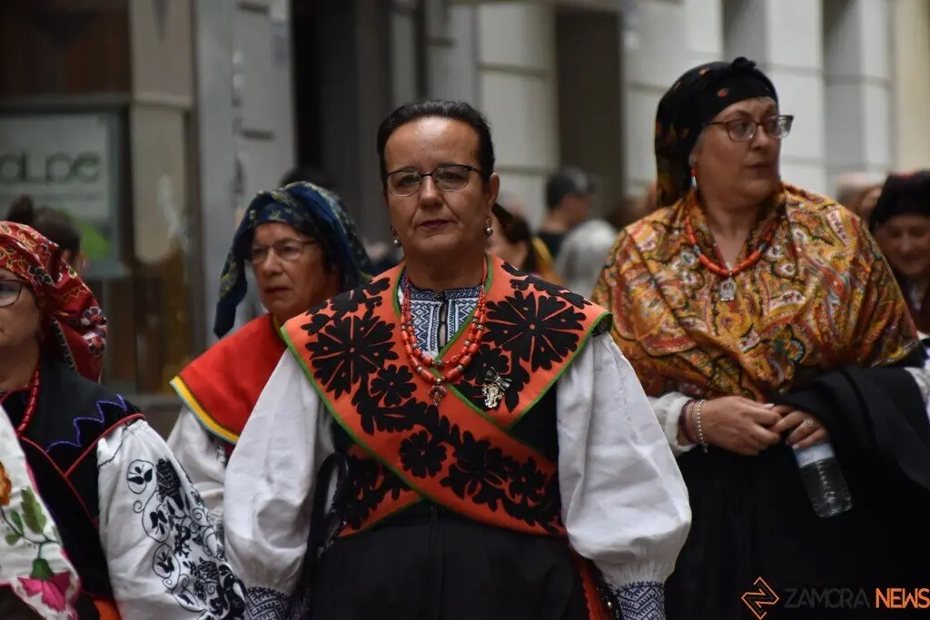 desfile indumentaria tradicional_49