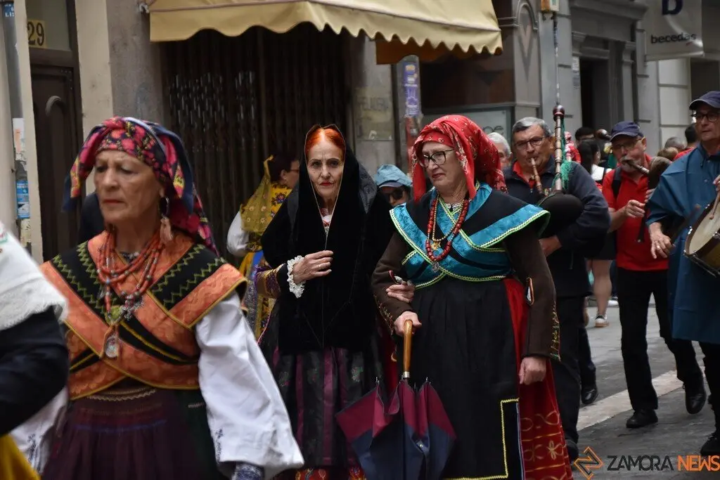 desfile indumentaria tradicional_53
