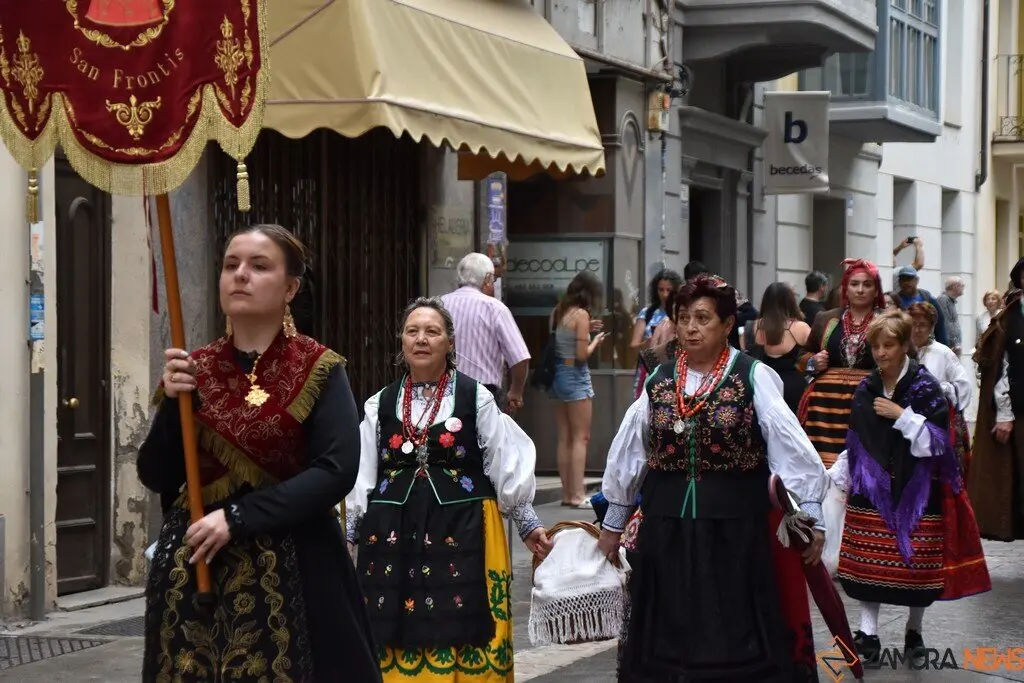 desfile indumentaria tradicional_57