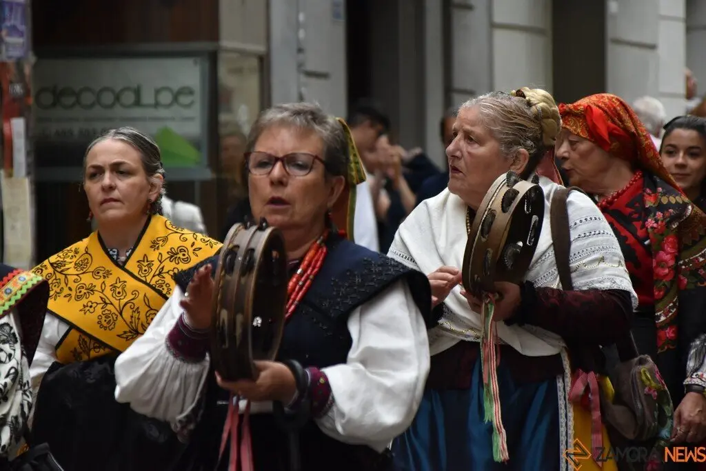 desfile indumentaria tradicional_64