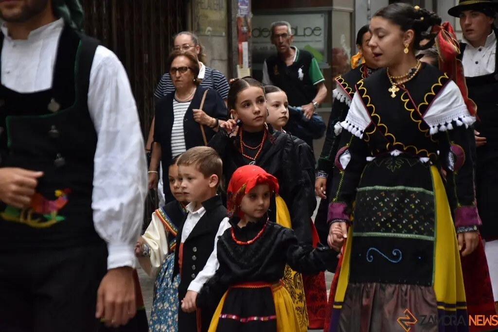 desfile indumentaria tradicional_85