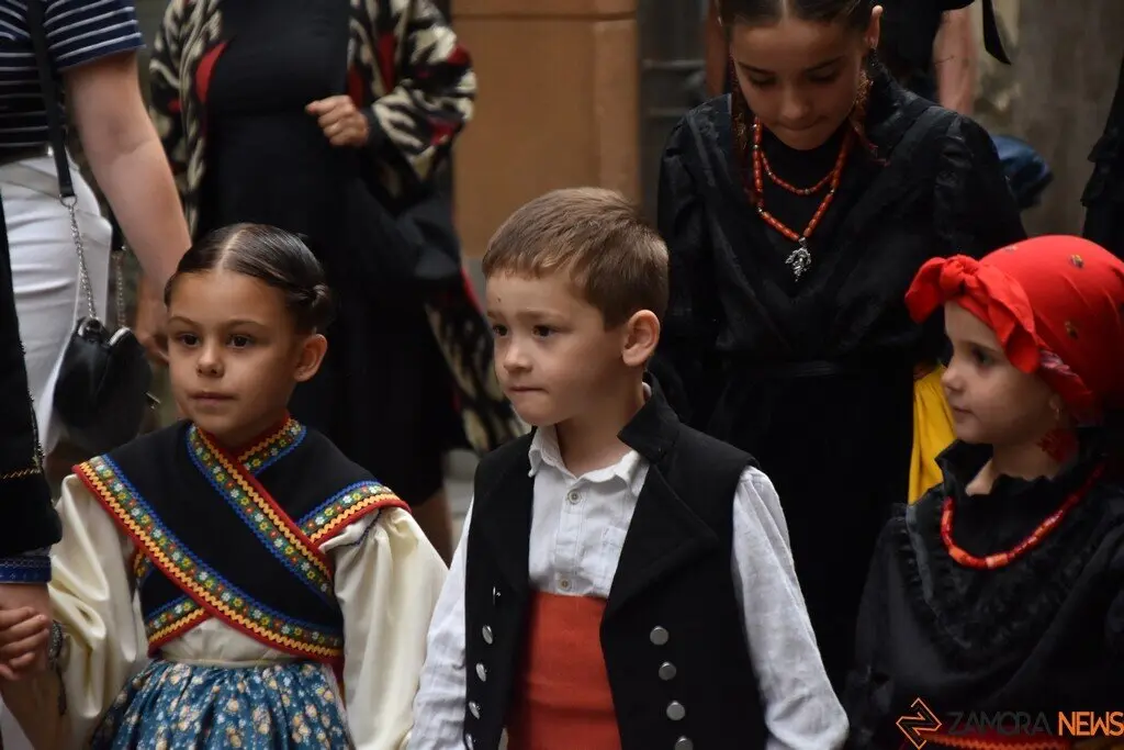 desfile indumentaria tradicional_86