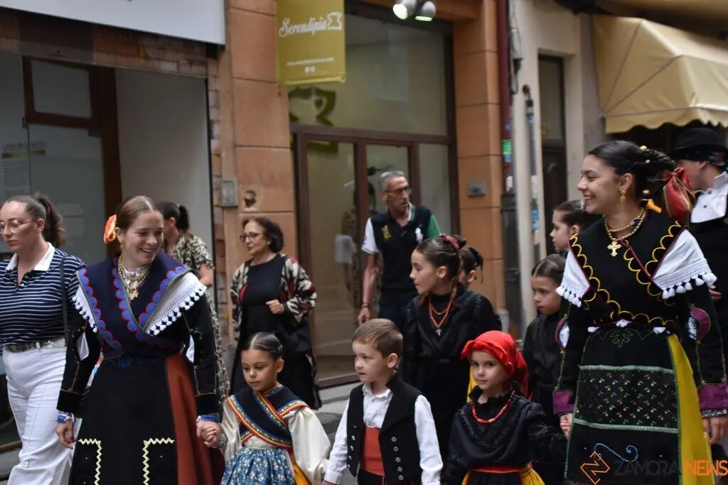 desfile indumentaria tradicional_88