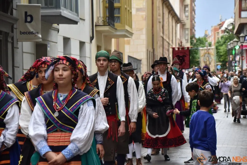desfile indumentaria tradicional_93