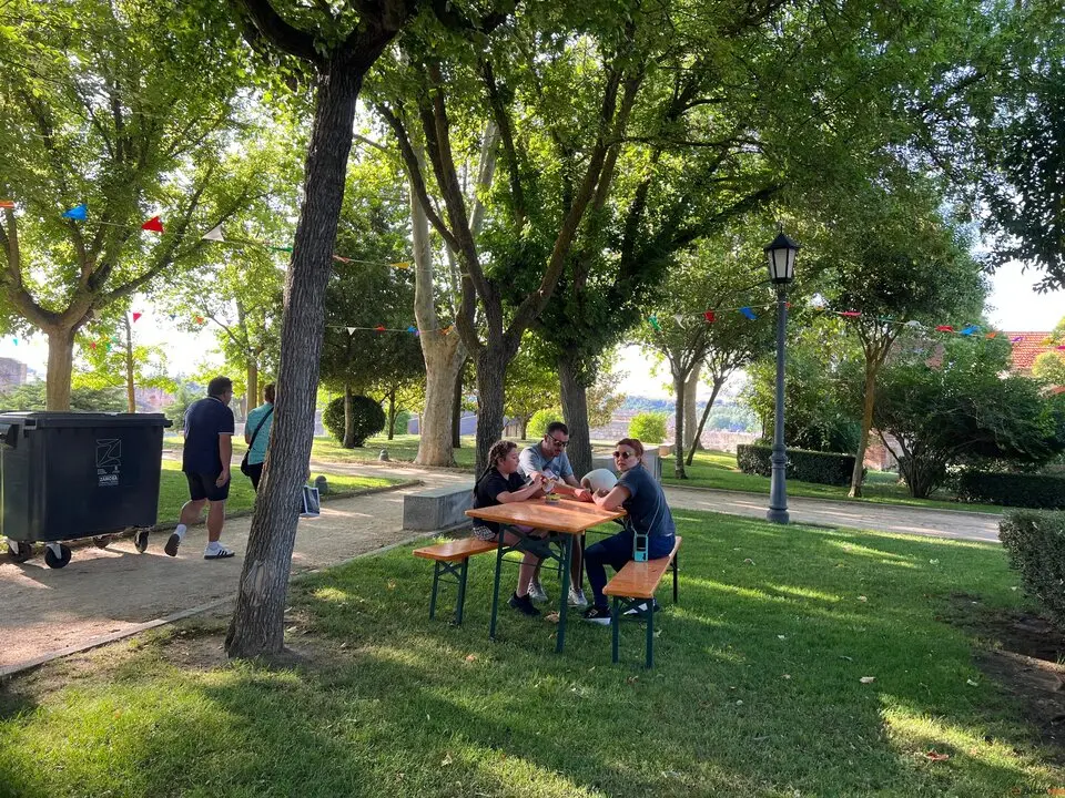 Jardines del Castillo de Zamora, “Juegos de Mesa en la Calle”