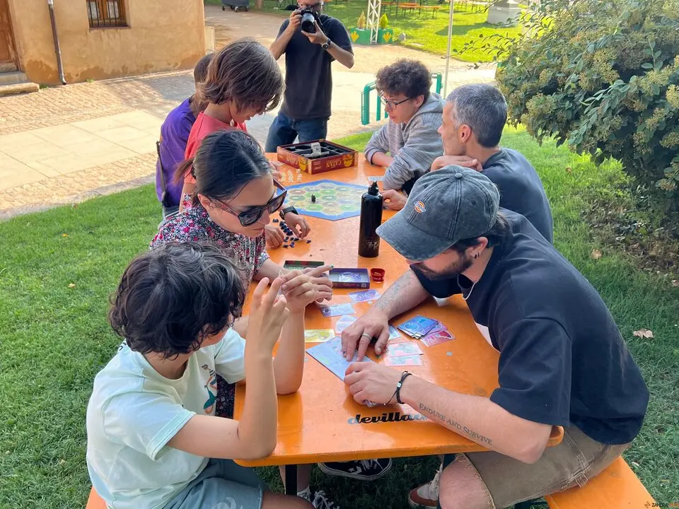 Jardines del Castillo de Zamora, “Juegos de Mesa en la Calle”
