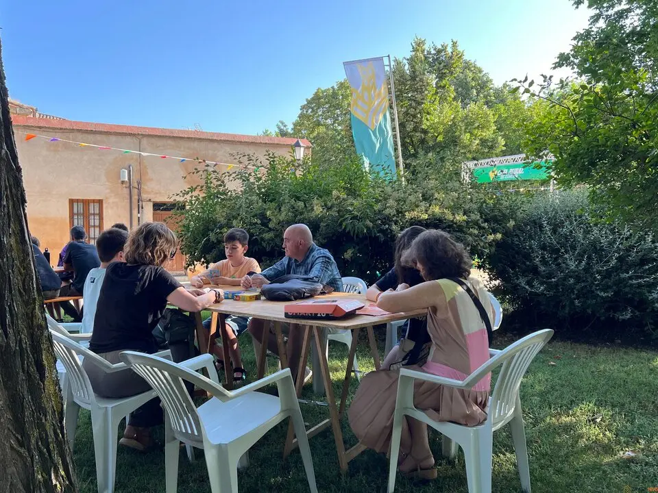 Jardines del Castillo de Zamora, “Juegos de Mesa en la Calle”