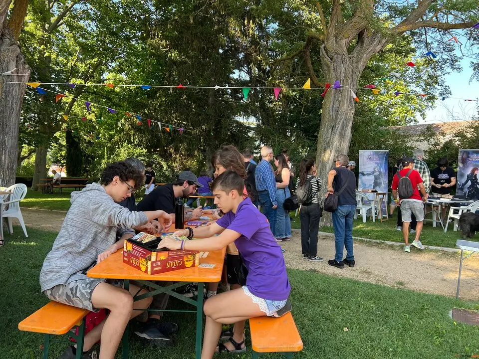 Jardines del Castillo de Zamora, “Juegos de Mesa en la Calle”