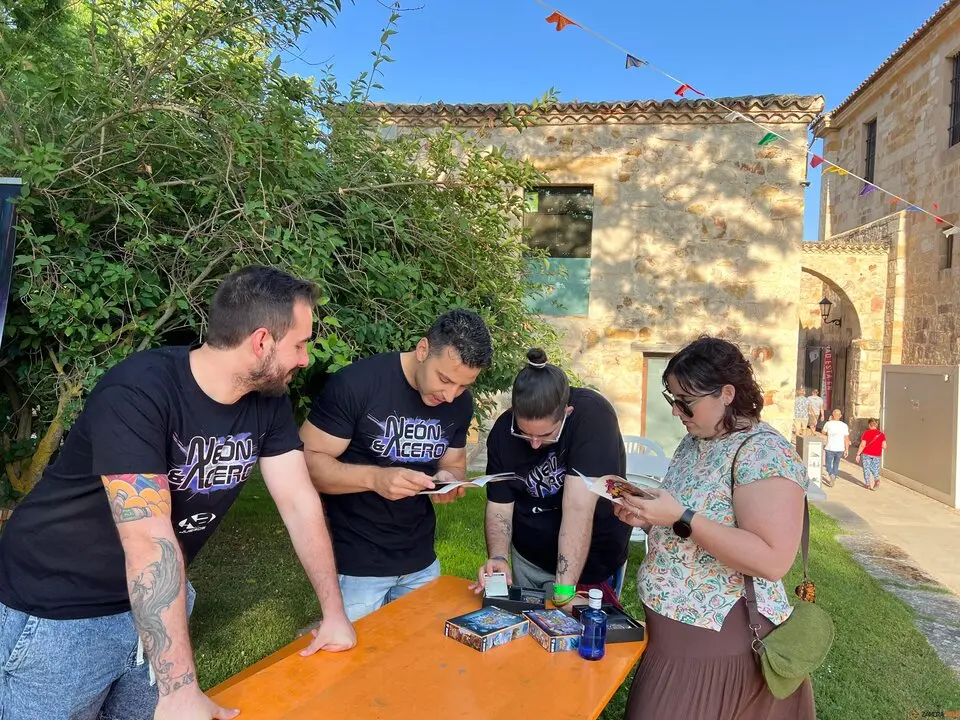Jardines del Castillo de Zamora, “Juegos de Mesa en la Calle”