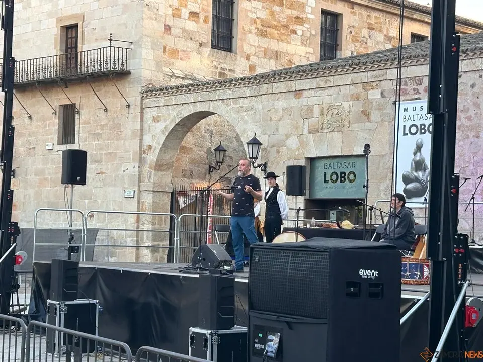 XXXII Muestra de Folklore, Rosa Sánchez, Pablo Carpintero y el Grupo de Danzas Doña Urraca