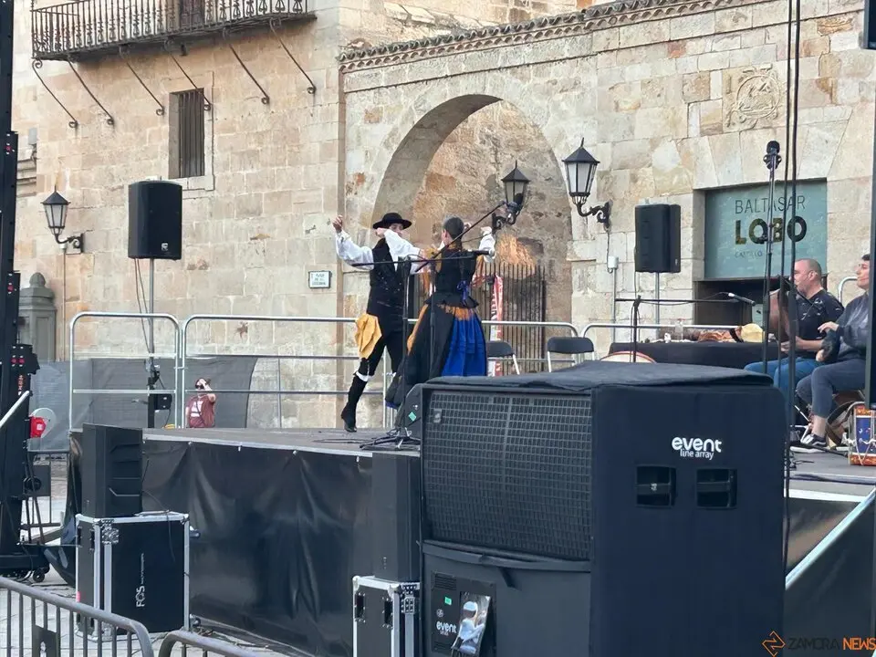 XXXII Muestra de Folklore, Rosa Sánchez, Pablo Carpintero y el Grupo de Danzas Doña Urraca