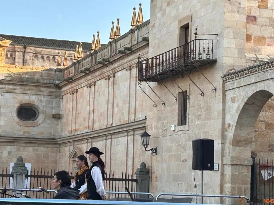 XXXII Muestra de Folklore, Rosa Sánchez, Pablo Carpintero y el Grupo de Danzas Doña Urraca