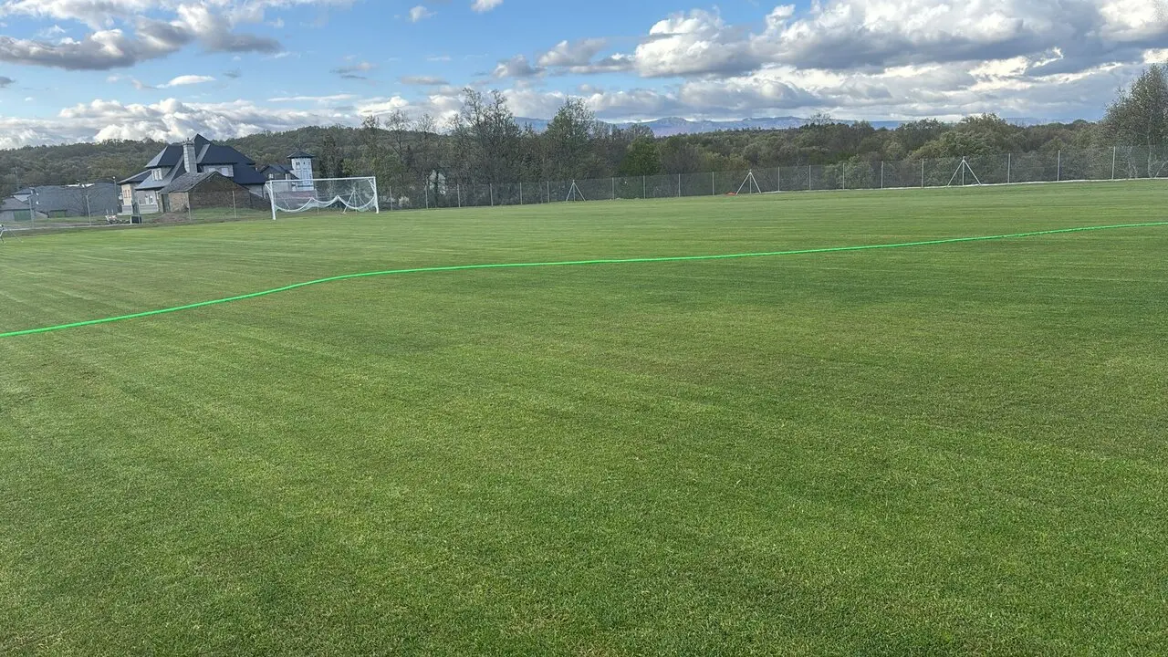 Campo de Deportes El Teso, en Palacios de Sanabria 1