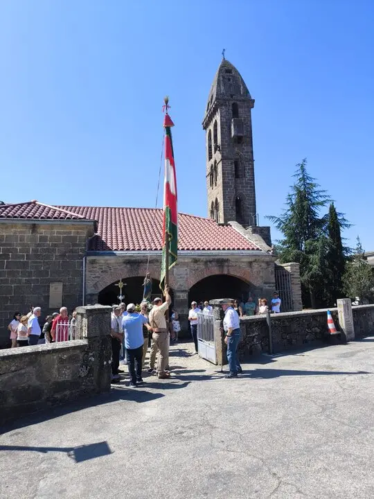 pendón Mombuey y procesión  (2)