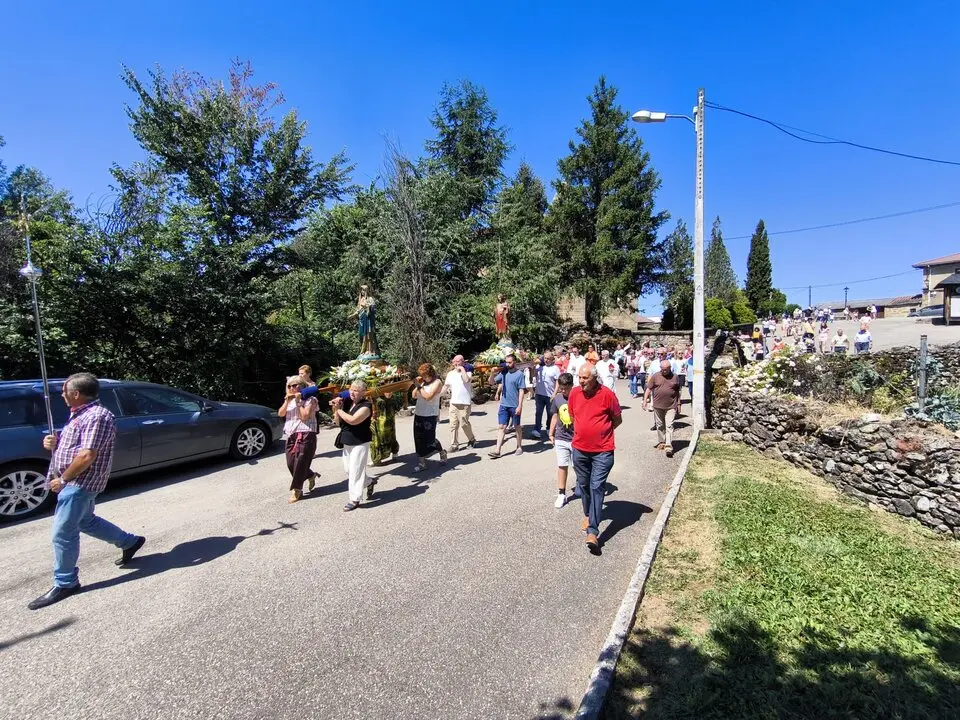 pendón Mombuey y procesión  (4)