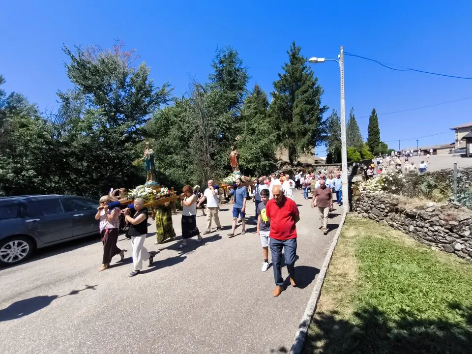 pendón Mombuey y procesión  (6)