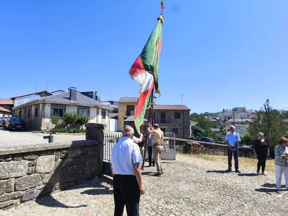 pendón Mombuey y procesión  (8)