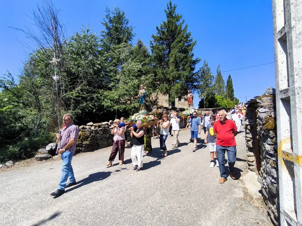 pendón Mombuey y procesión  (9)