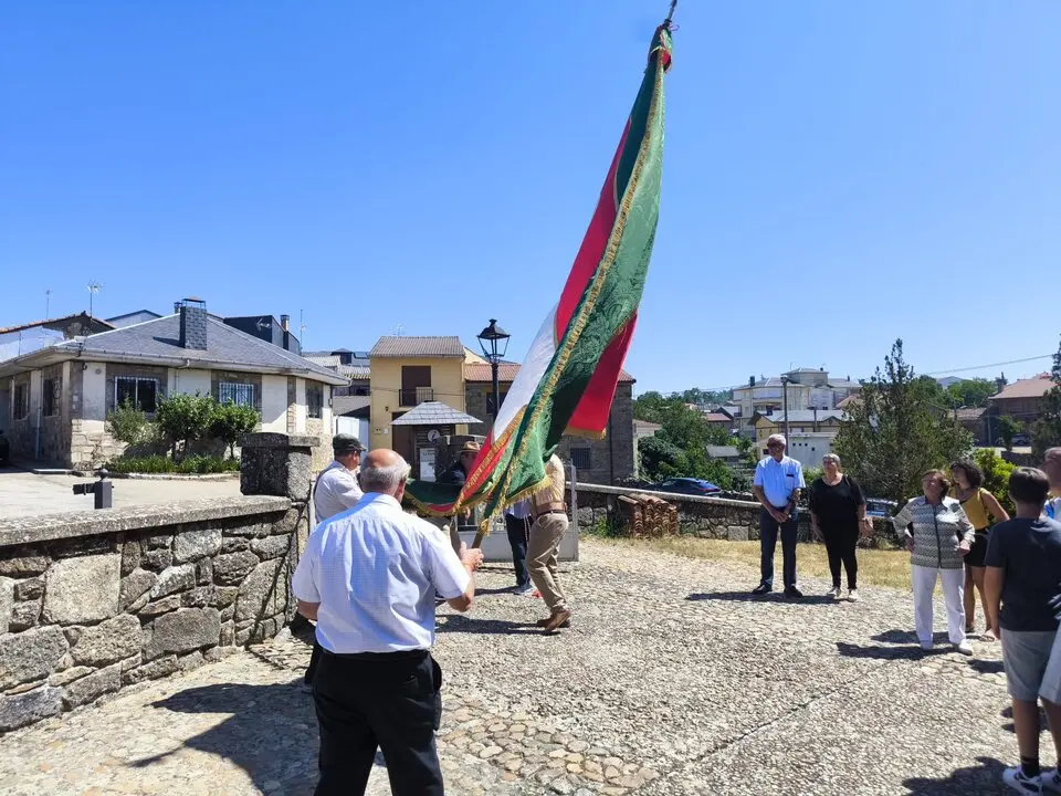 pendón Mombuey y procesión  (13)