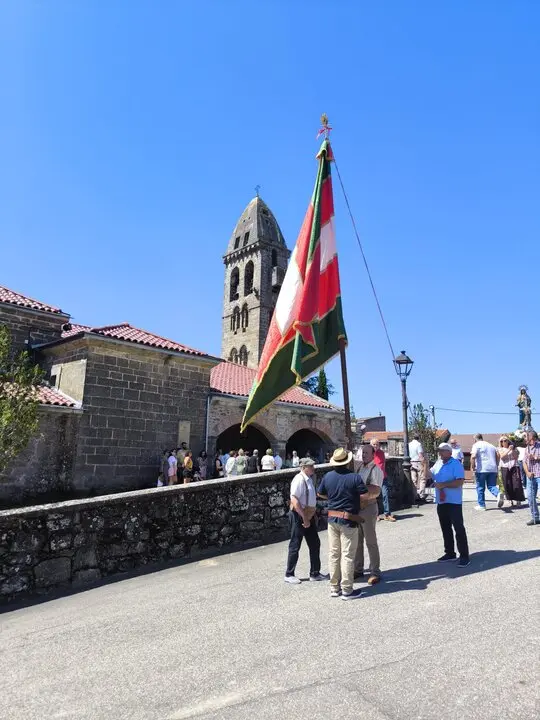 pendón Mombuey y procesión  (22)