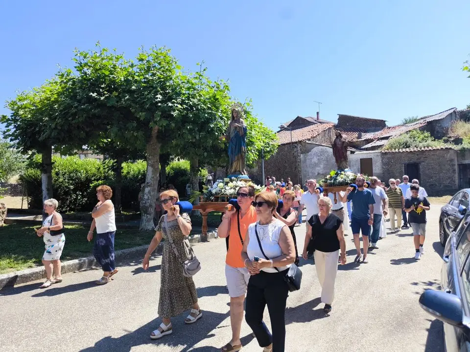 pendón Mombuey y procesión  (23)