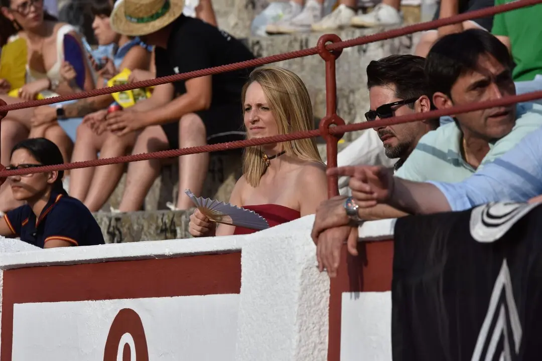 1dfe2cdb-d42d-43cd-ab16-3446bc5b109b