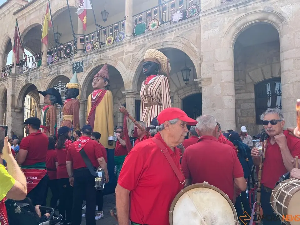 Pasacalles de gigantes y gigantillas _5